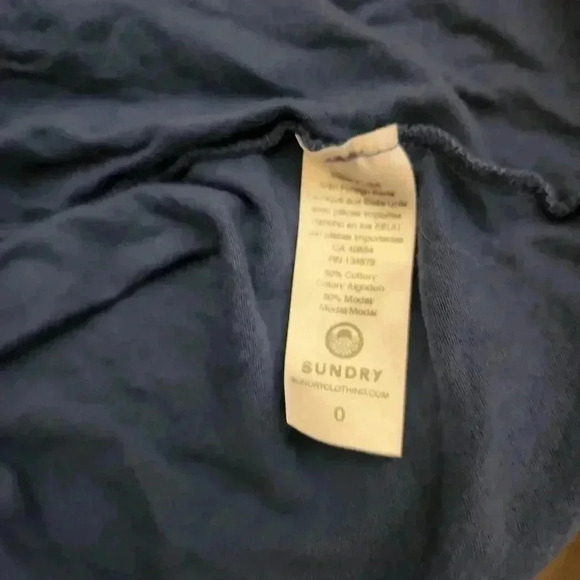 SUNDRY TOP - Picture 3 of 3